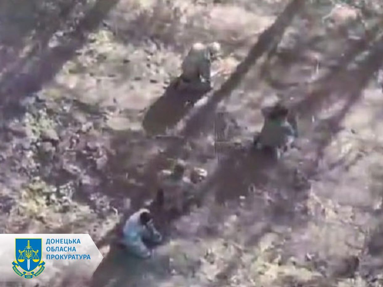 Russian military shoot 5 Ukrainian POWs near Vuhledar in Donetsk Oblast