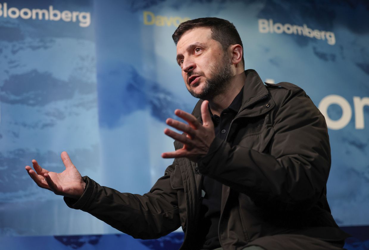 Zelensky clarifies comment on 200,000 peacekeepers, says figure depends on Ukrainian army size