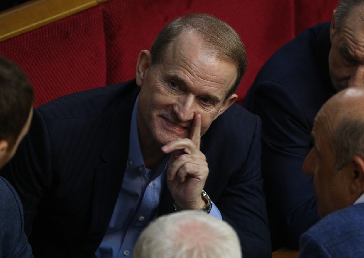 Russia issued ultimatum to Ukraine in 2022 to replace Zelensky with Medvedchuk, president says