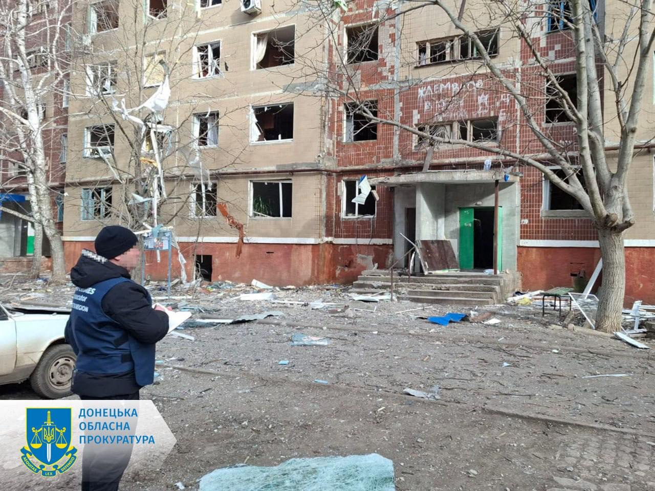 Russian attacks against Ukraine wound at least 16, kill 1 over past day